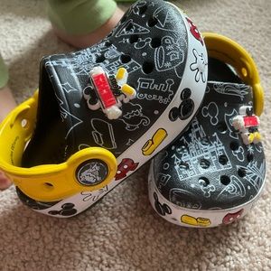 Crocs 5c Mickey Mouse light up crocs